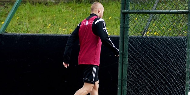 Beşiktaş'ta gerginlik! Töre idmanı terk etti