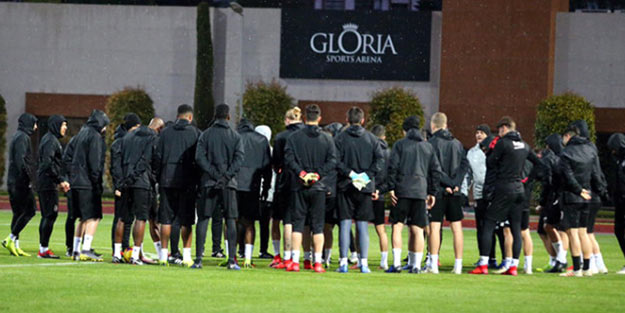 Beşiktaş'ta gerilim! İki yıldız arasında tartışma çıktı