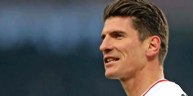 Mario Gomez, boş tribünler önünde futbola veda edecek