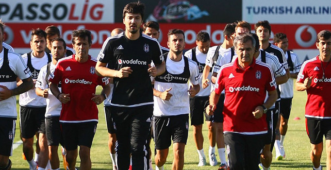 Beşiktaş'ta iki yıldız ile yollar ayrılıyor