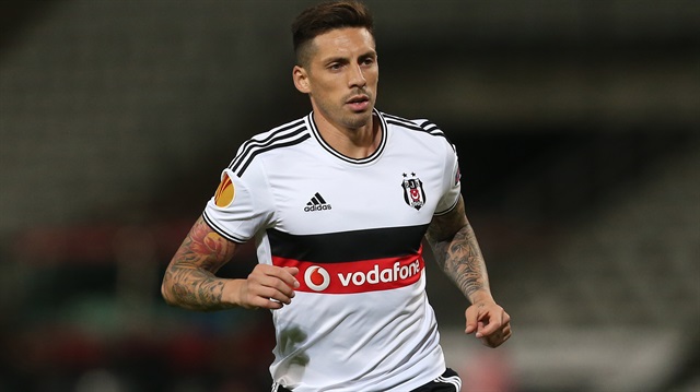 Beşiktaş'ta Jose Sosa krizi