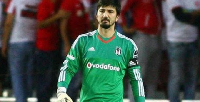 Beşiktaş'ta kaleci Tolga Zengin Antalyaspor maçı öncesi sakatlanınca kadrodan çıkarıldı