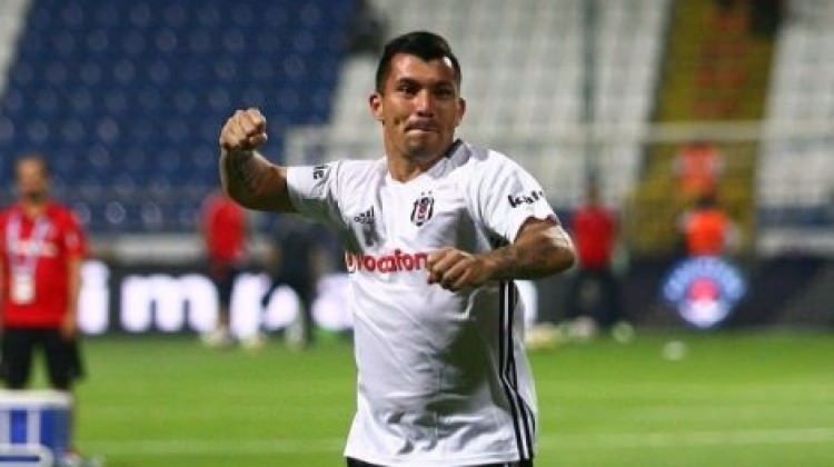 Beşiktaş'ta Medel ilk kez 11'de
