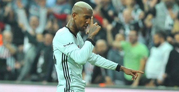 Beşiktaş'ta Talisca şoku! Sedyeyle oyundan alındı