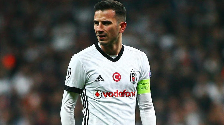 Beşiktaş'ta yıldız oyuncu kararını verdi!