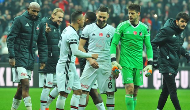 Beşiktaş'tan ayrılıyor! Yönetimden izin istedi