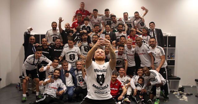 Beşiktaş'tan şampiyonluk pozu