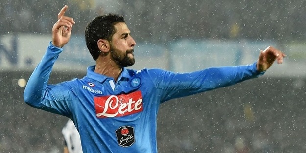 Beşiktaş'tan savunmaya çifte bomba!