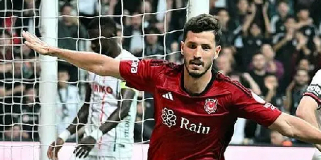 Beşiktaş'tan şok ayrılıklar! Hasan Arat, iki yıldız oyuncunun biletini kesti... Açıklama geldi!