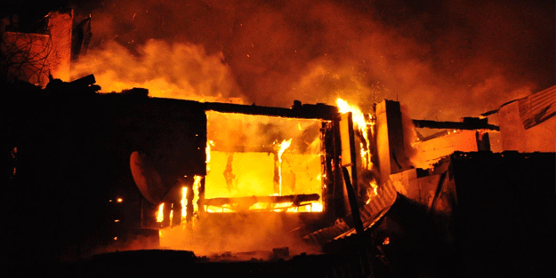 Besinade çıkan yangında 50 büyükbaş hayvan kurtarıldı