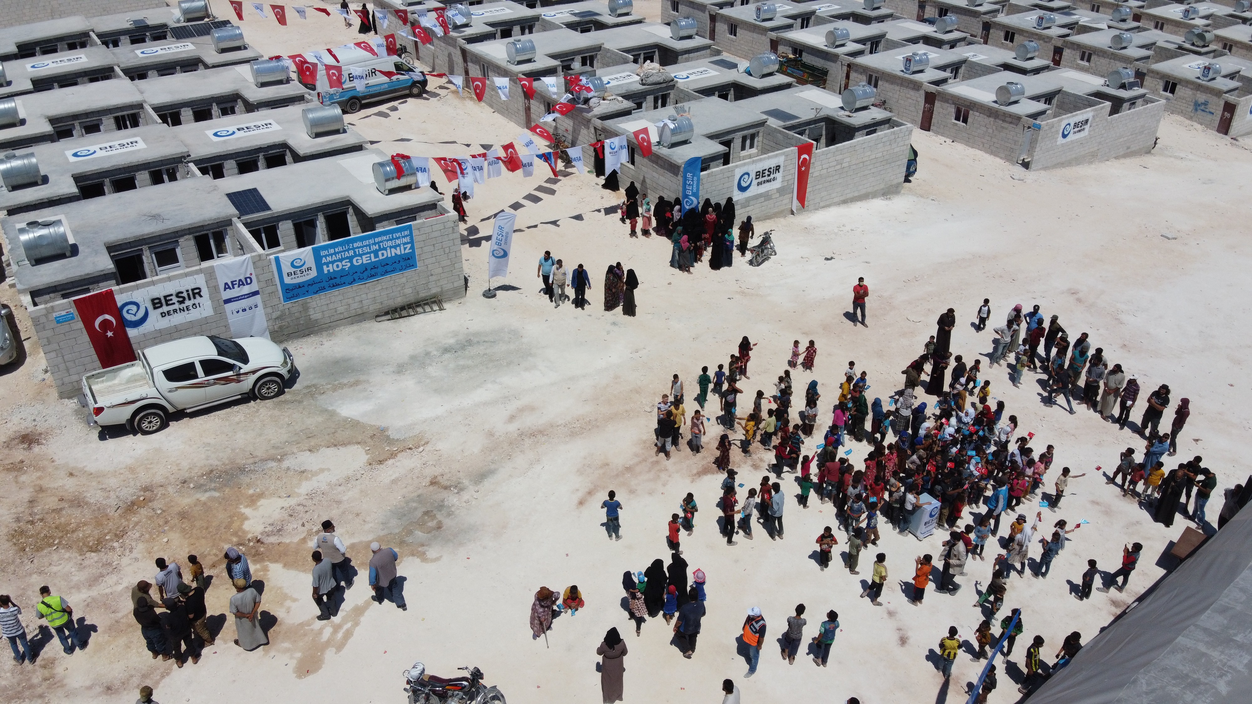 Beşir Derneği 7.500 kişilik Briket Ev Projesinin birinci etabını tamamladı