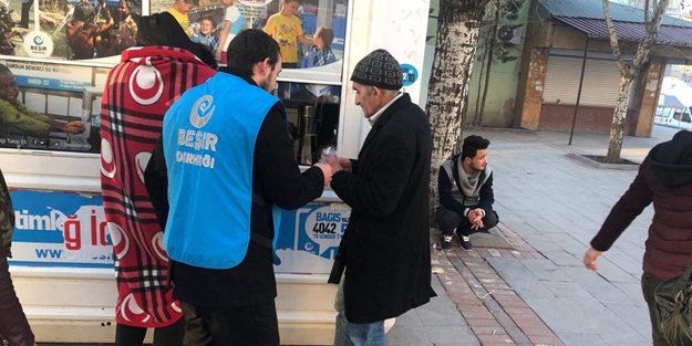 Beşir Derneği afetzedenin yanında
