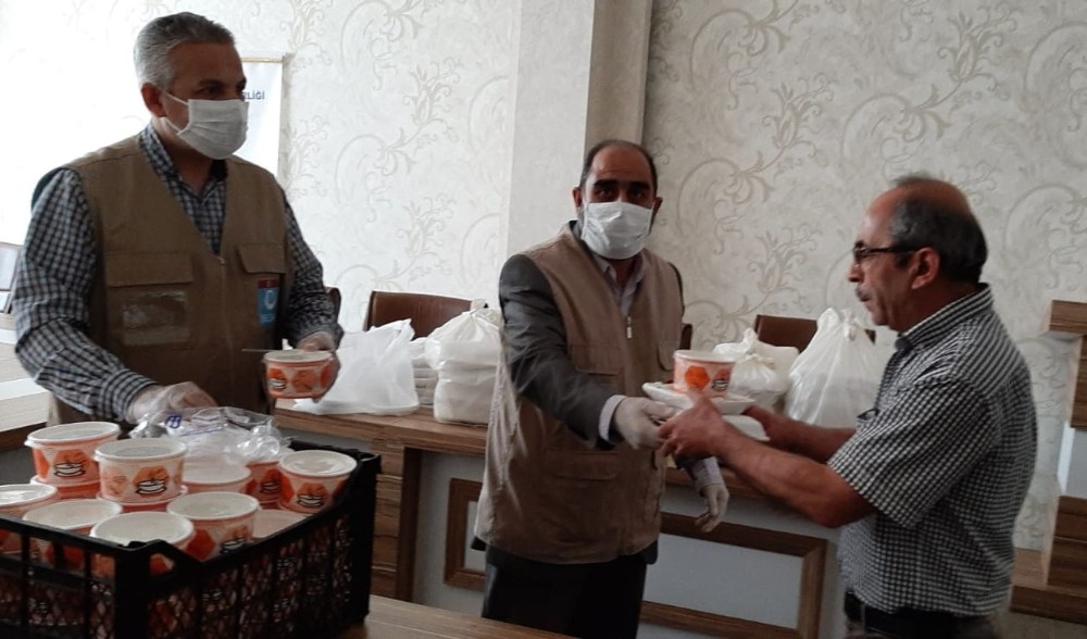 Beşir Derneği sağlık çalışanlarını yalnız bırakmadı 