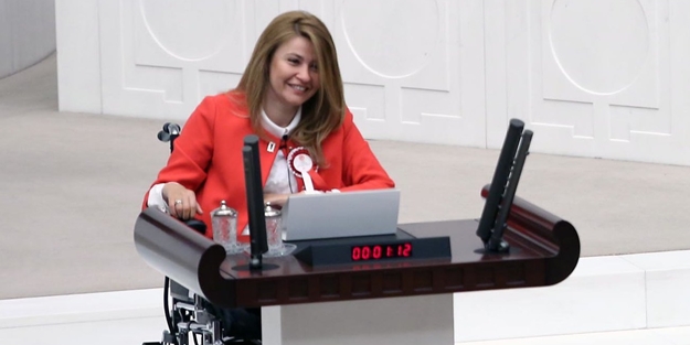 Besmeleyi Türkiye duydu, Meclis duymadı!