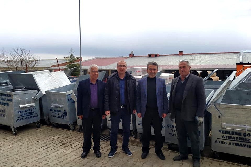 Besni Belediyesi’ne çöp konteyneri 
