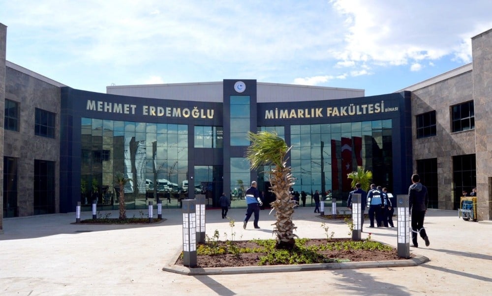 Besni Mimarlık Fakültesinde okuyan öğrencileri burs 