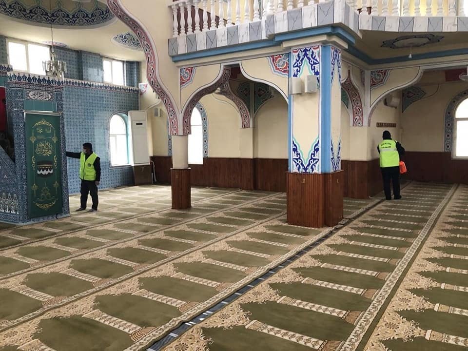 Besni’de camiler dezenfekte edildi 