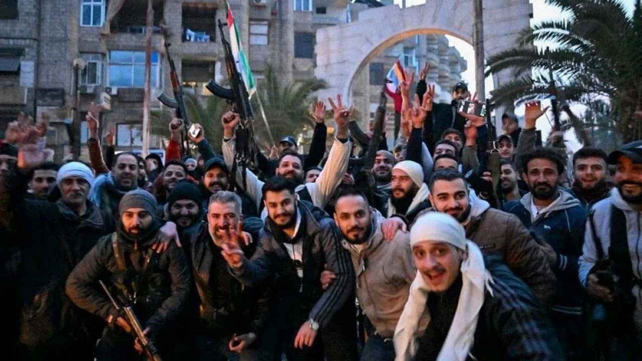 Beşşar Esed rejimi yıkıldı! Suriye ile ilgili Sosyal medya capsleri X'te gündeme düştü