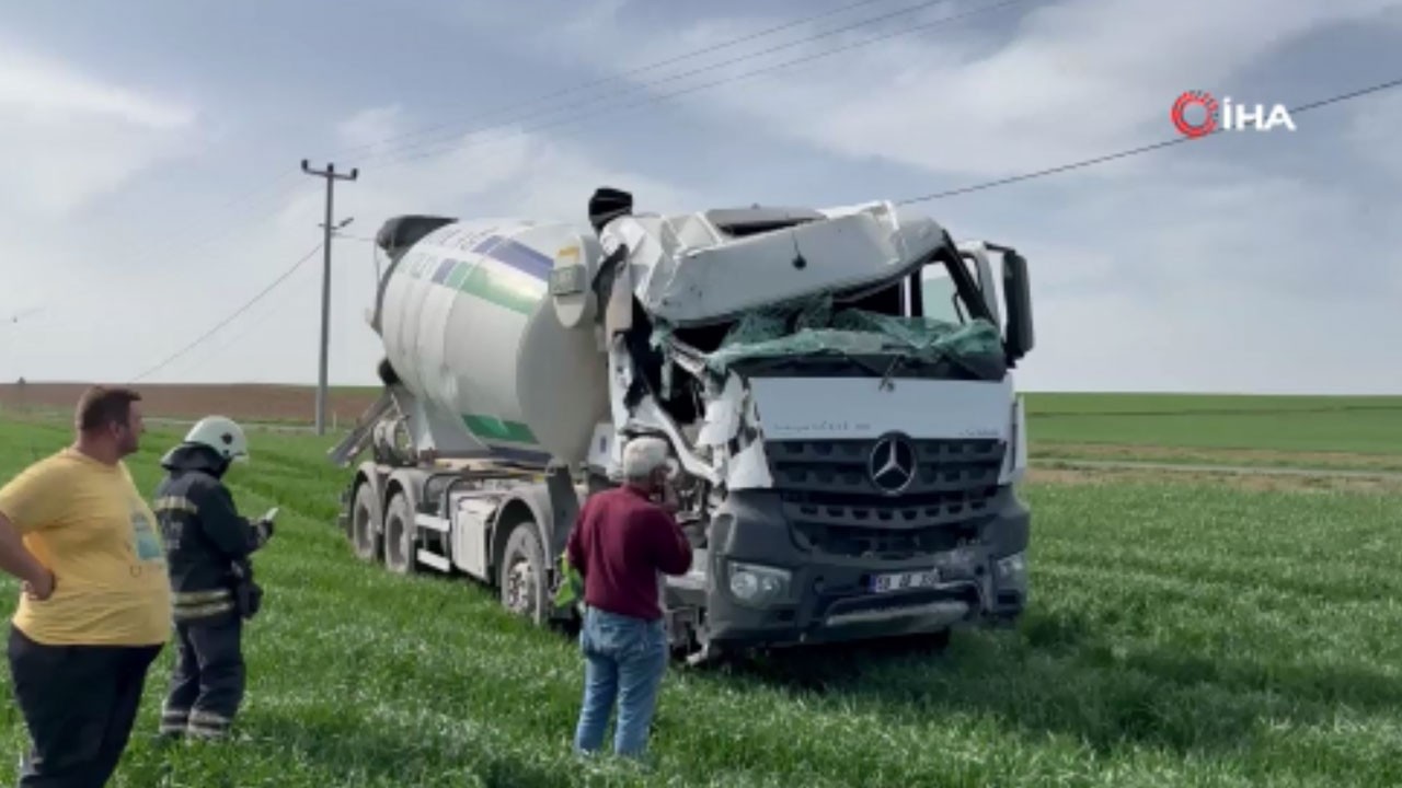 Beton mikser tarlaya daldı