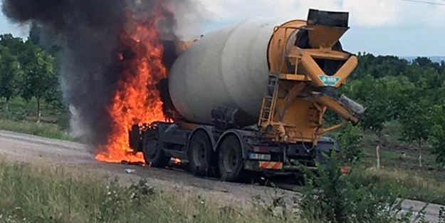 Beton mikseri alev topuna döndü!