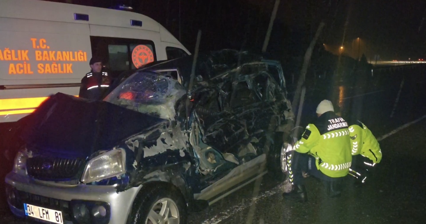 Şile yolunda kaza: beton mikseri, cipe çarptı