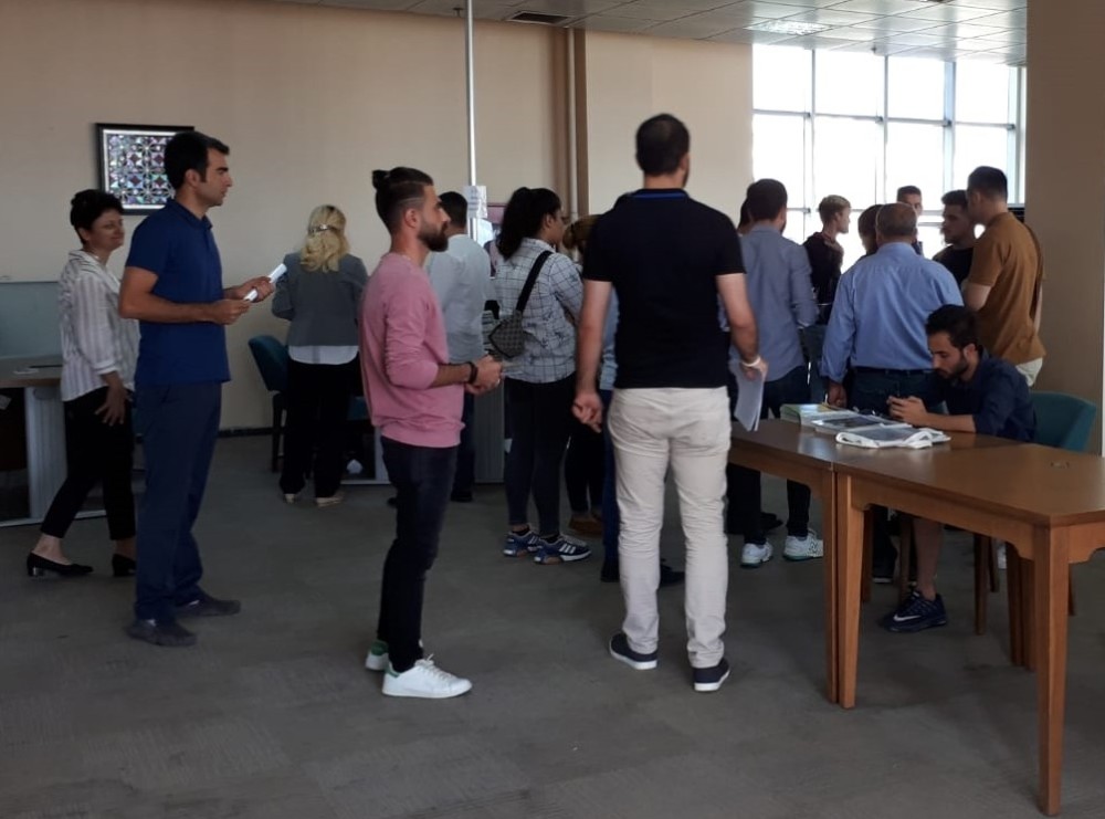 BEÜ’de şahsen başvurular yoğun ilgi gördü 