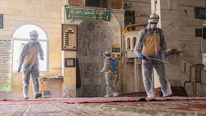 Beyaz Baretliler Suriye'deki kamplarda Kovid-19'a karşı önlemleri artırdı