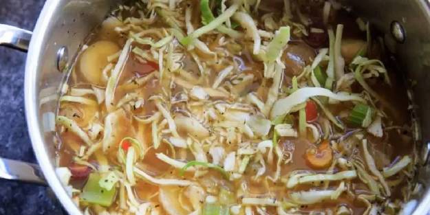 Beyaz lahana çorbası nasıl yapılır?