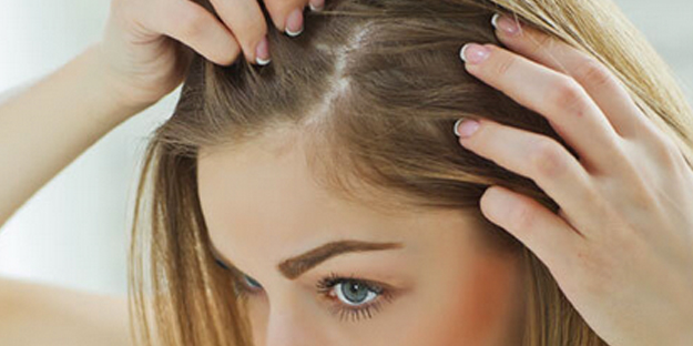 Beyaz saçları yok eden saç dökülmesini durduran bitkisel kür: Saçlarınız kökünden fışkıracak!