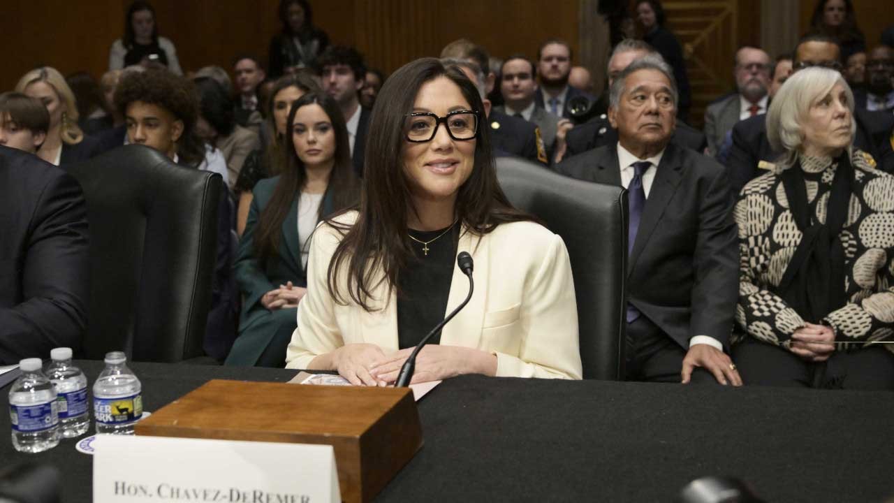 Beyaz Saray karışık! Bir bakan daha gidiyor