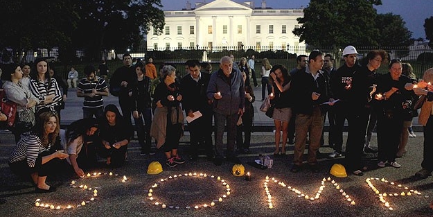 Beyaz Saray önünde Soma işçileri için anma