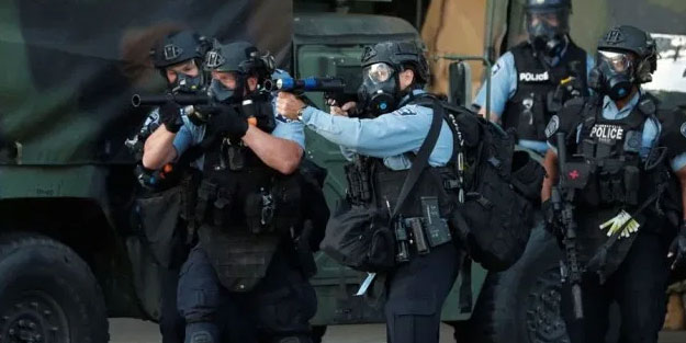 Beyaz Saray önündeki Floyd protestoları çatışmaya dönüştü