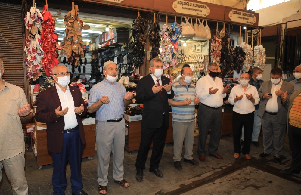 Beyazgül Ahilik duasında 