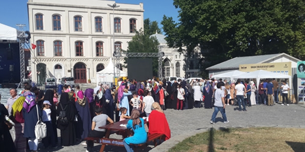Beyazıt Kitap Fuarı Kadir Gecesiyle kapanış yaptı