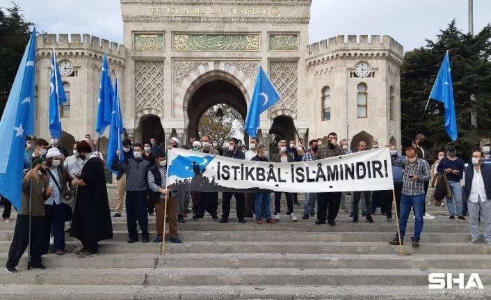 Beyazıt’ta CharlIe Hebdo’ya protesto