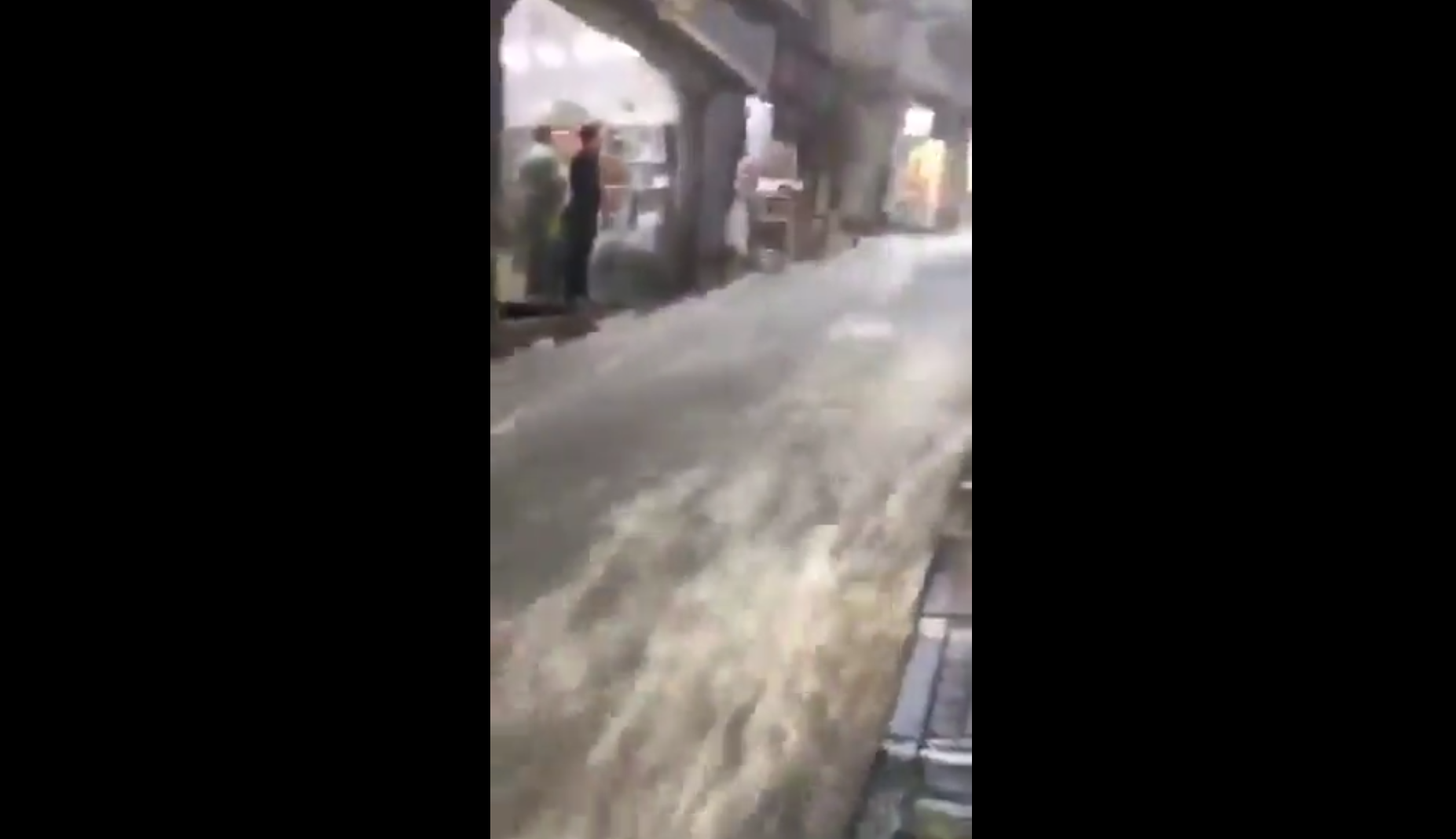 Beyazıt'taki gecikme Tahtakale'yi bu hale getirdi
