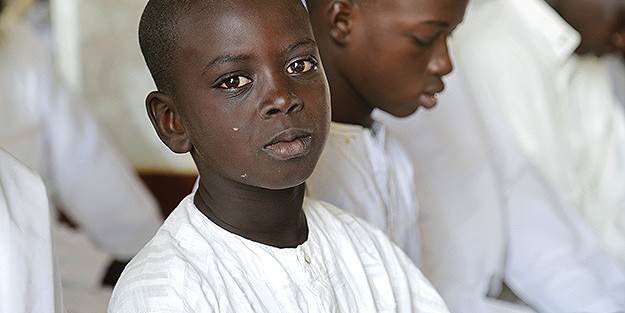 Beyazlar içinde cuma namazı