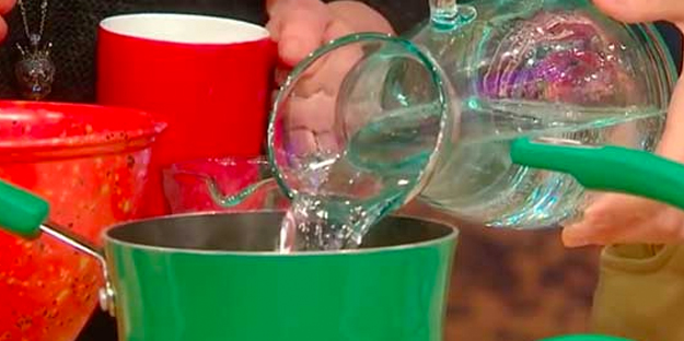 Beyazlayan saçları tamamen doğal yolla eski haline döndürmek: İlaçlara taş çıkartacak! Anında kapatan kür!