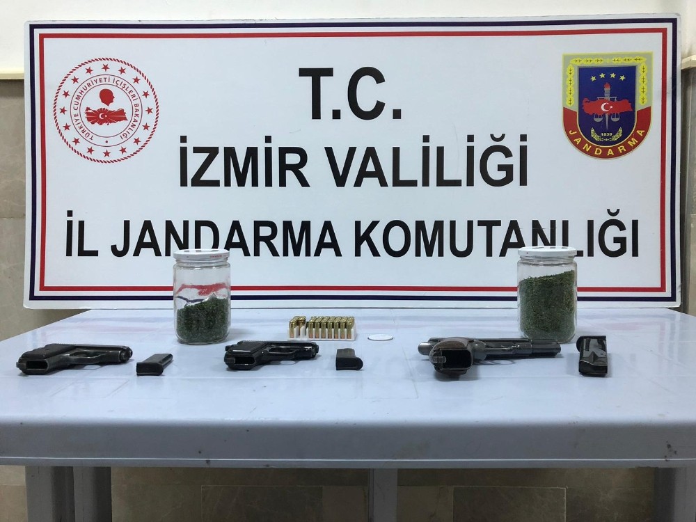 Beydağ’da jandarmadan uyuşturucu ve silah baskını 