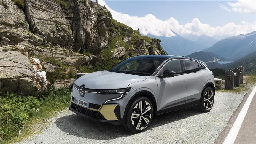 Beygir gücünden elektrik gücüne yeni Megane E-Tech yüzde 100 elektrikli Türkiye'de