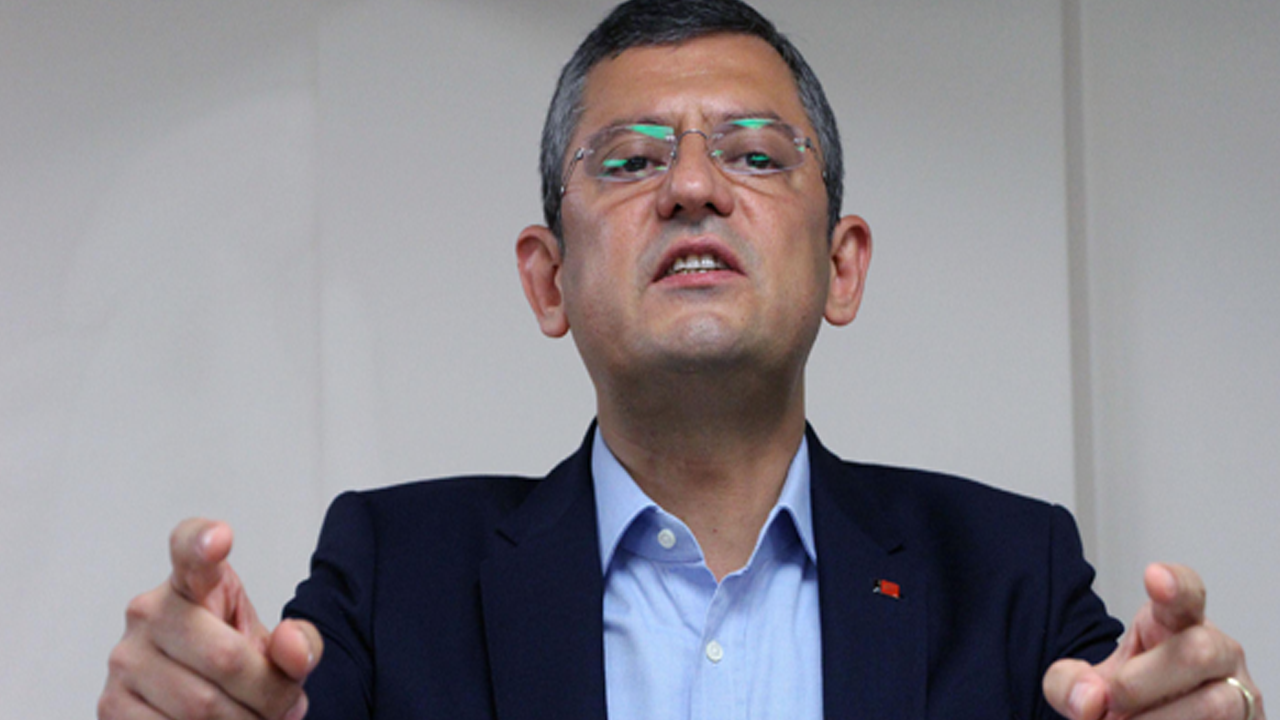 Beykoz Belediyesine operasyon sonrası yine çarpıttı! Seçilmiş olanların suç işlemesi serbest mi Özgür Özel?