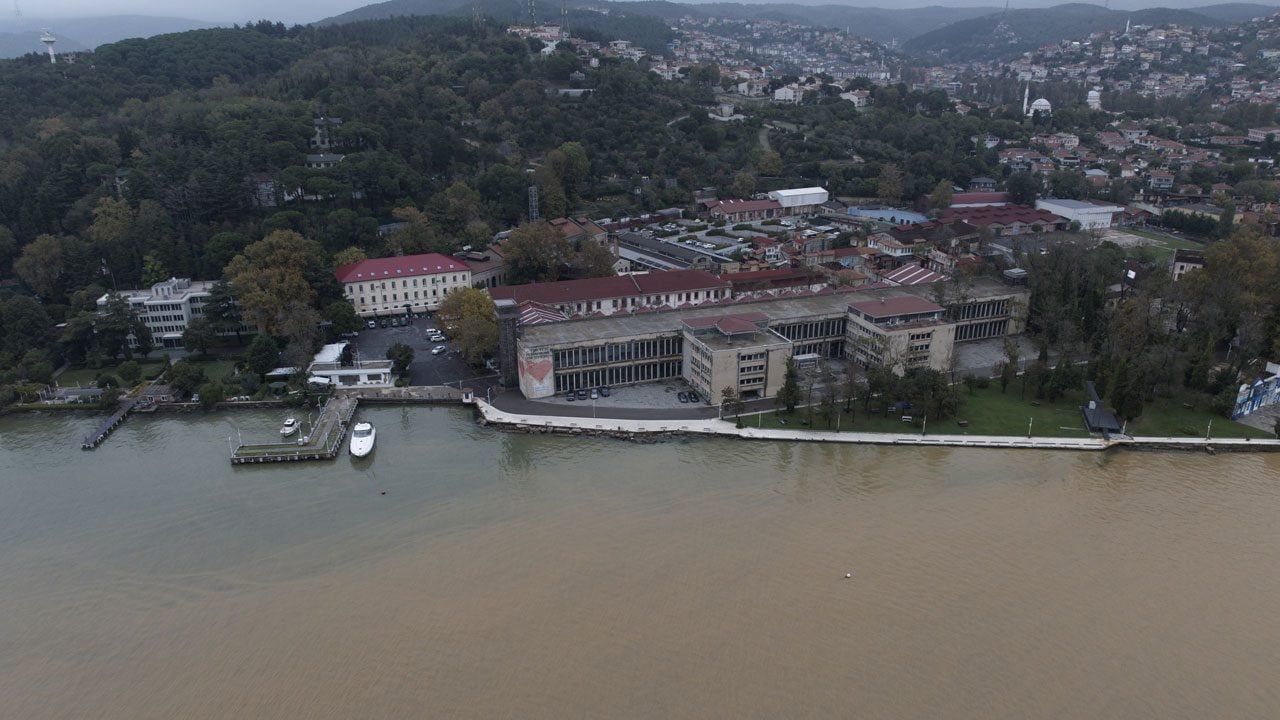Beykoz’da denizin rengi değişti!