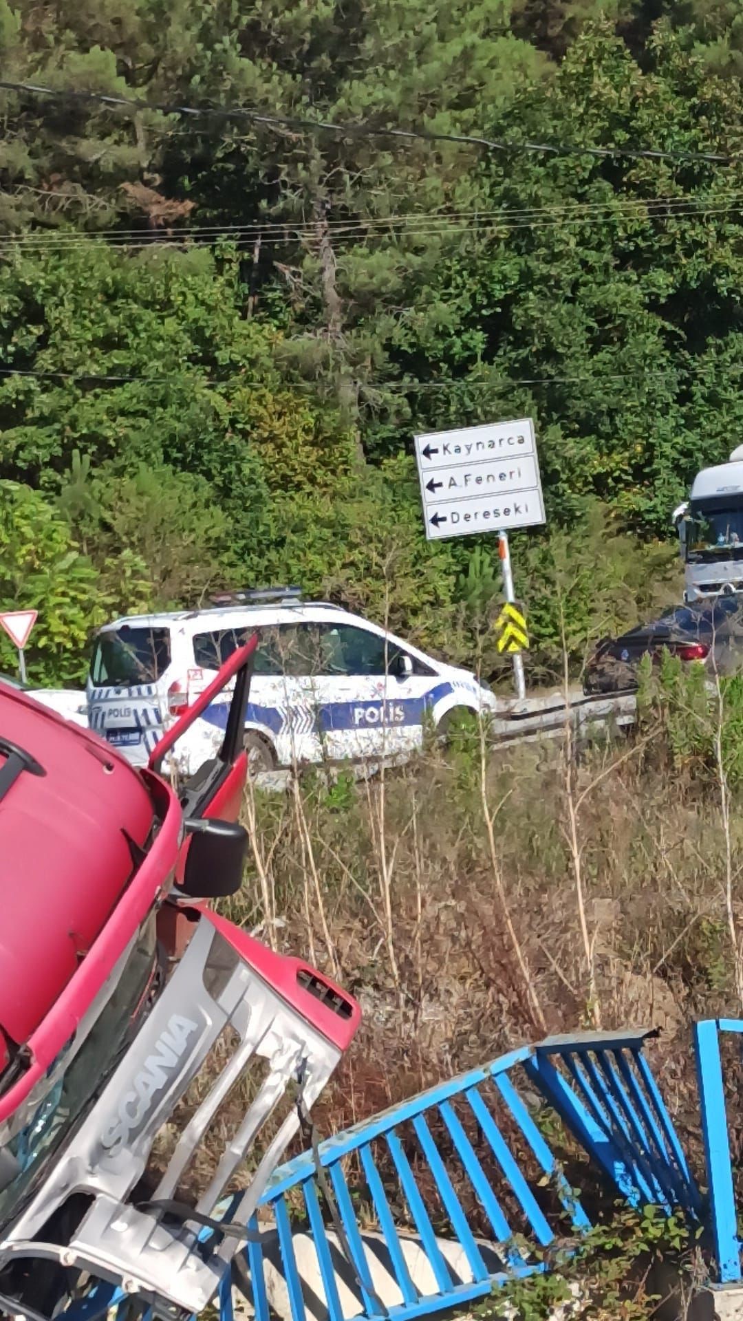 Beykoz’da hafriyat kamyonu ile otomobil çarpıştı