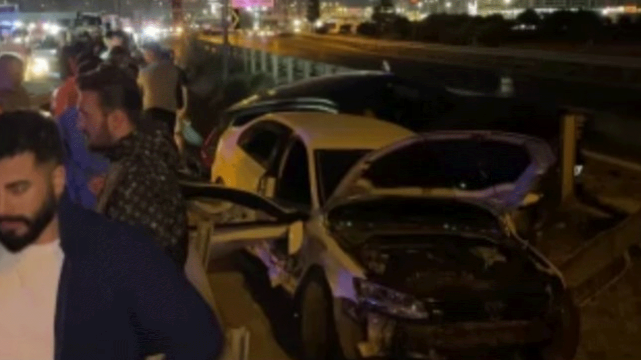 Beylikdüzü'nde feci kaza! 2 araç boşluğa düştü!