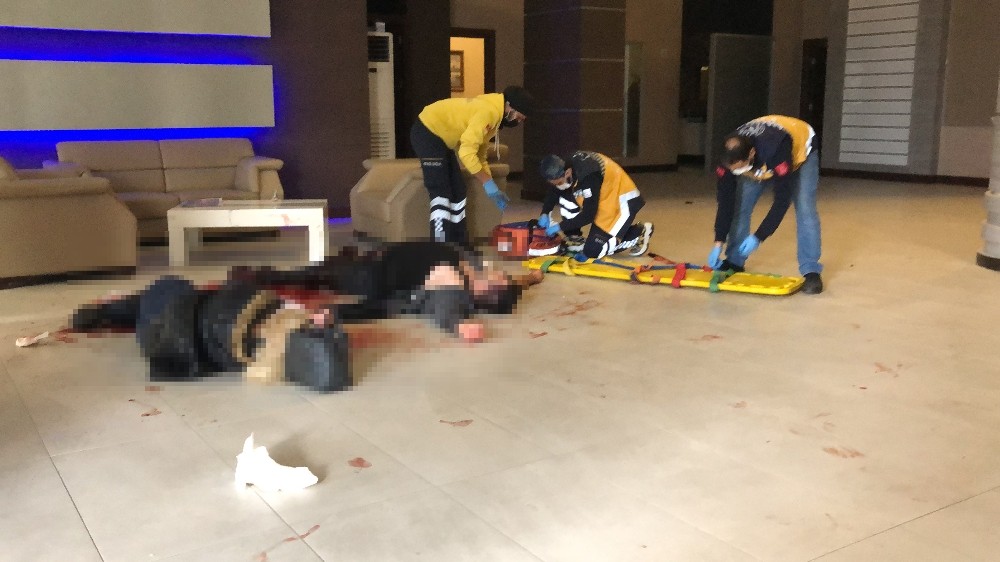 Beylikdüzü’nde maske satışında silahlı kavga: 4 yaralı 