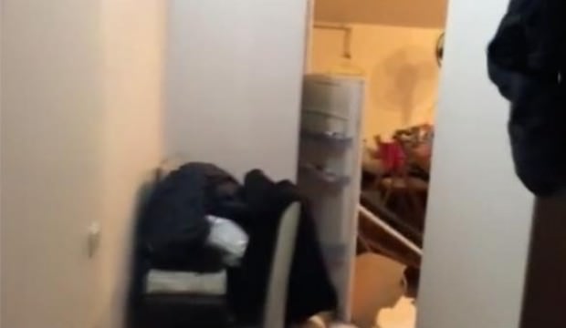 Beylikdüzü’nde polis daireye girdi gözlerine inanamadı