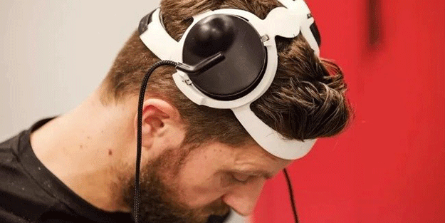 Beyne takılan mucize! 12 yıldır felçli olan adam ayağa kalktı