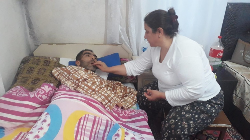 Beyni su toplayan eşi için gözyaşları arasında yardım istedi 