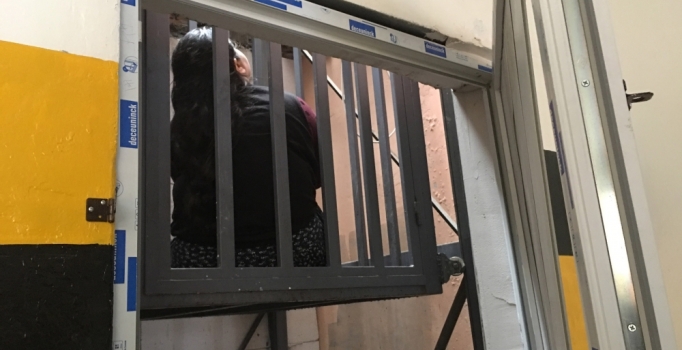 Beyoğlu'nda asansör 2. kattan düştü: 1 yaralı