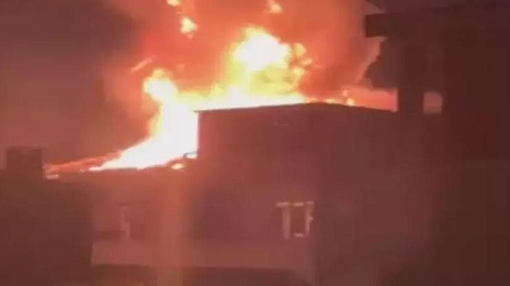 Beyoğlu'nda bomba gibi patladı! Mahalleli sokağa döküldü